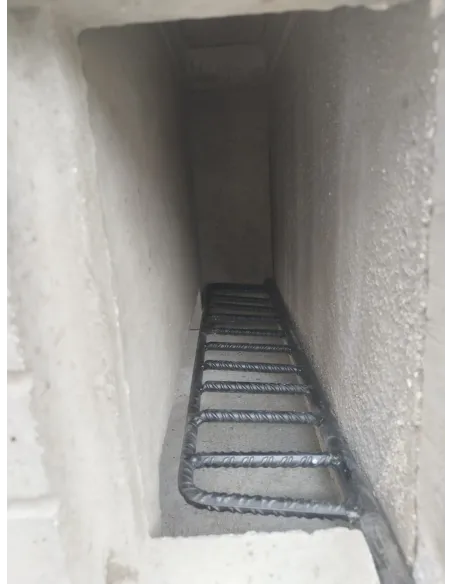 Barbecue avec brasero, double cheminée, support, table, deux étagères