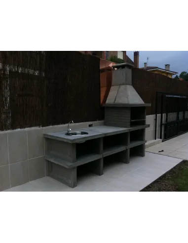 Barbecue complet avec table, évier et étagères