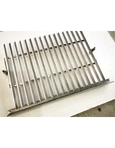 Grille argentine avec tige en forme de V et récupérateur de graisse